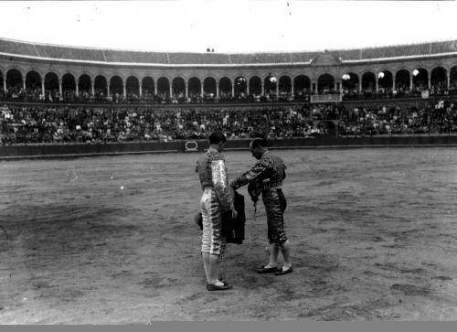 Alternativa de Joselito de manos de Rafael el Gallo, 1912. 