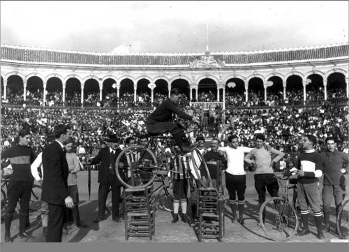 Exhibición ciclista organizada por el Ateneo, 1919. 