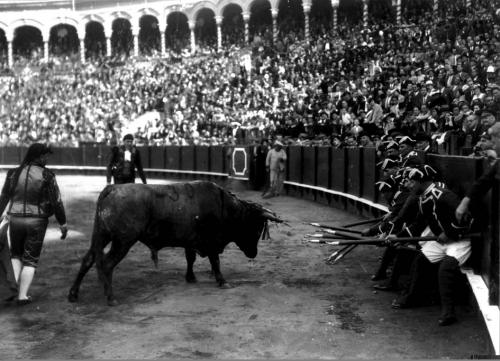 Actuación de forçados portugueses, década de 1930. 